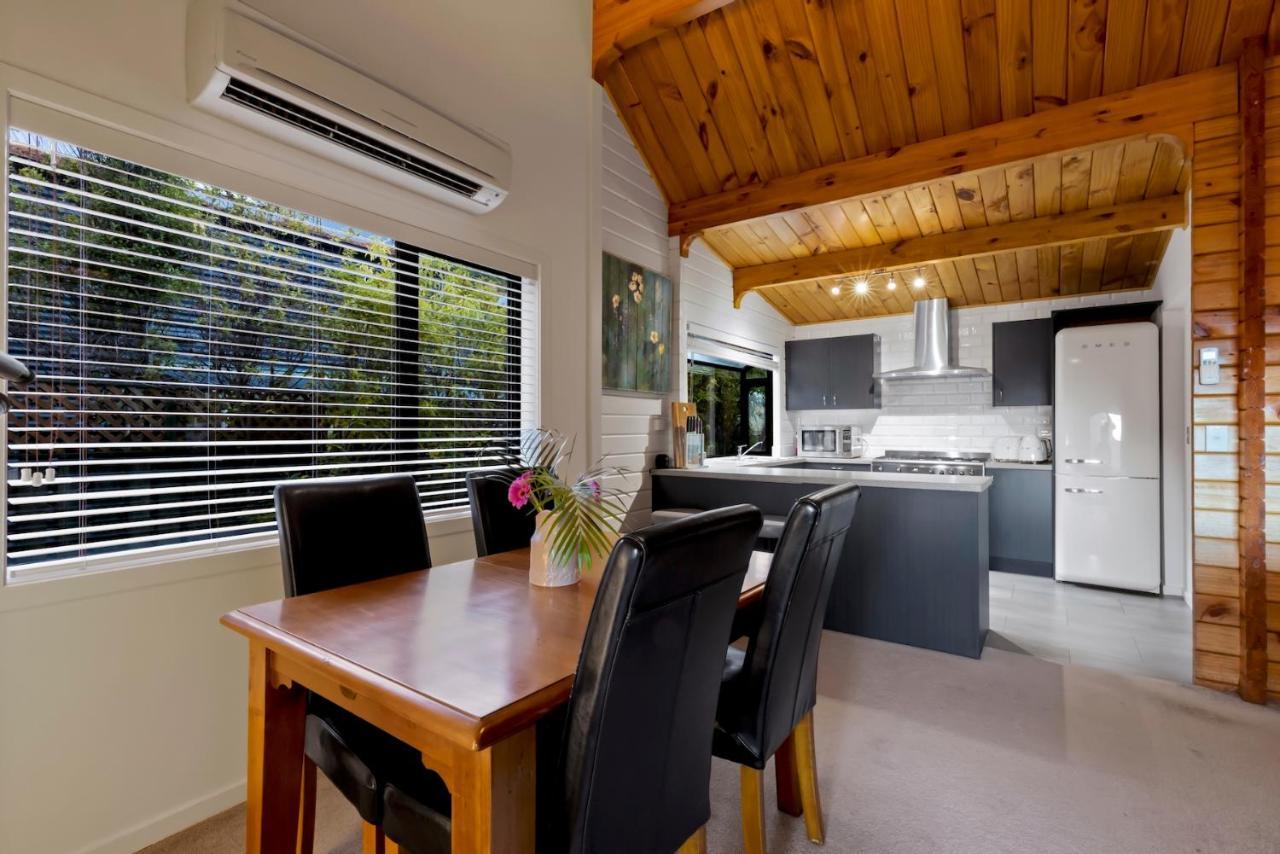 Kereru Cottage, Cosy Log Cabin, Serene Lake & Mountain Views Queenstown Exterior foto